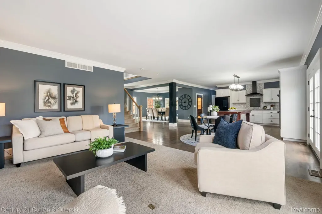 20806 Deerfield Farmington Hills City MI 48335