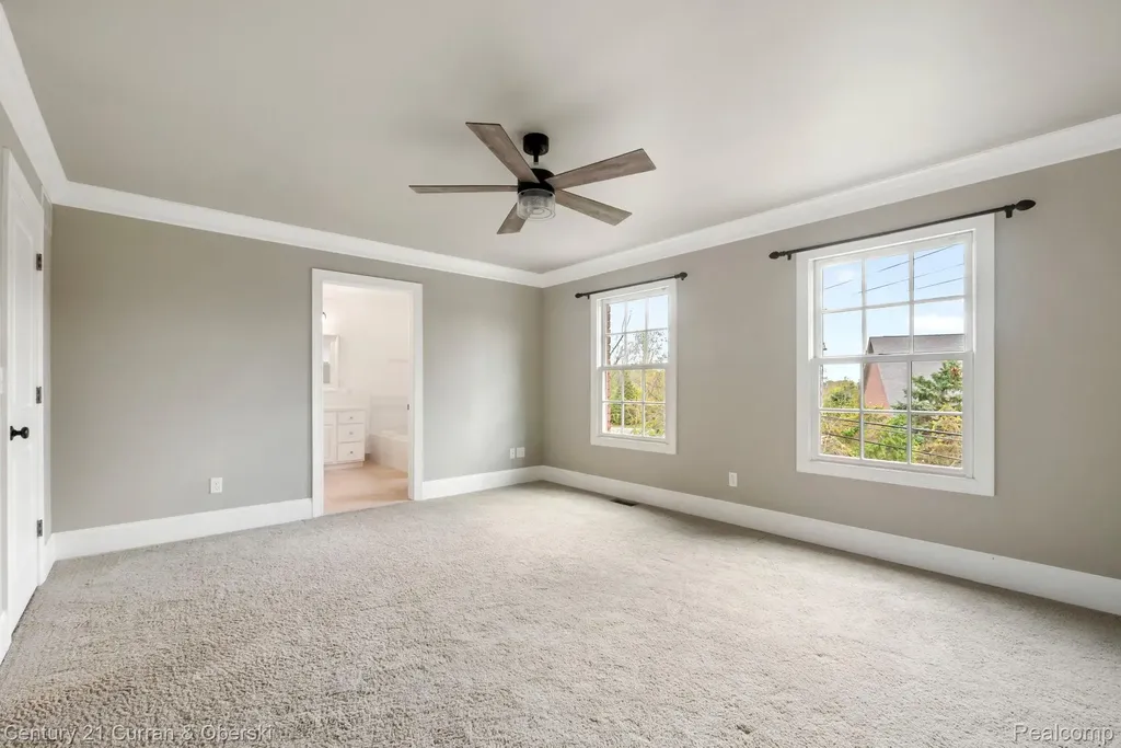 20806 Deerfield Farmington Hills City MI 48335