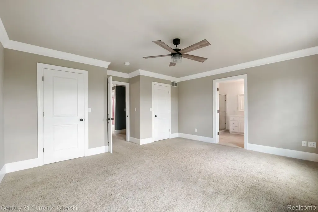 20806 Deerfield Farmington Hills City MI 48335