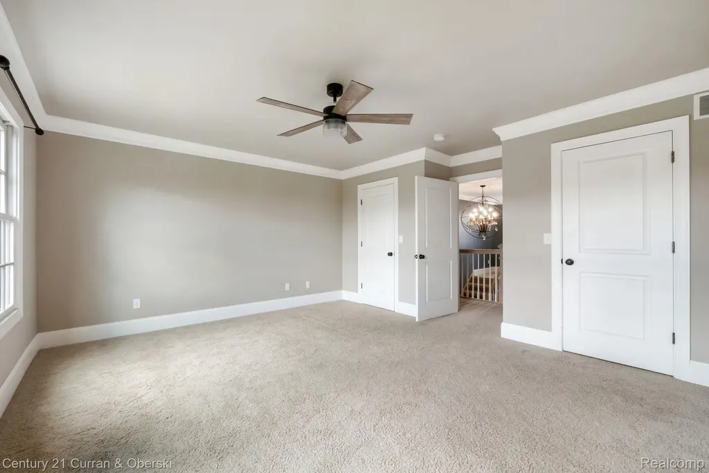 20806 Deerfield Farmington Hills City MI 48335