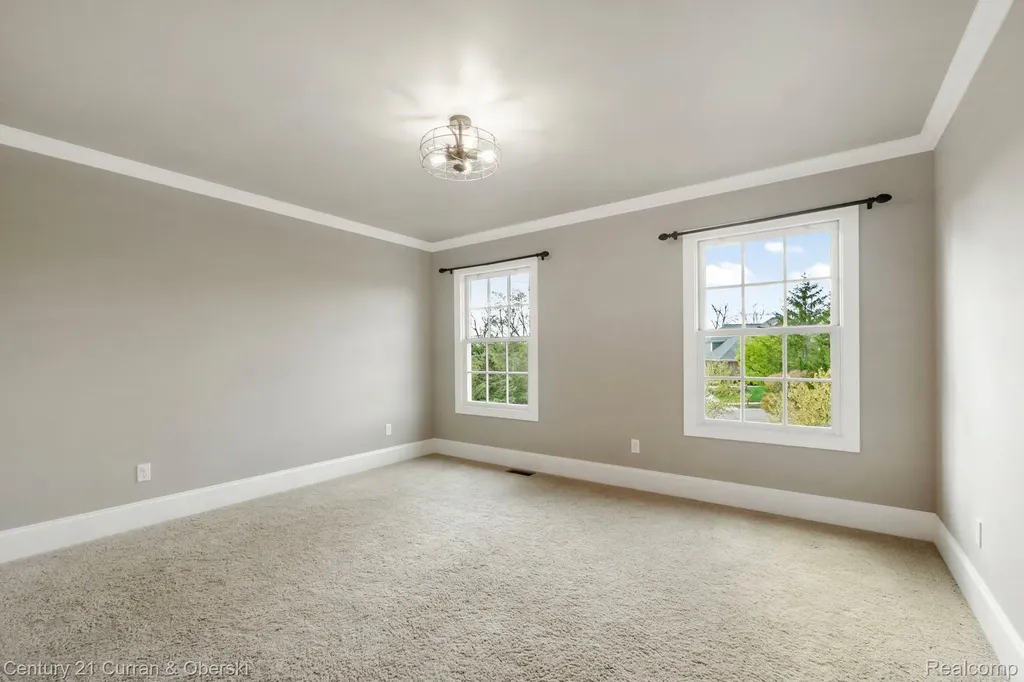 20806 Deerfield Farmington Hills City MI 48335
