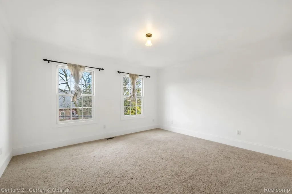 20806 Deerfield Farmington Hills City MI 48335