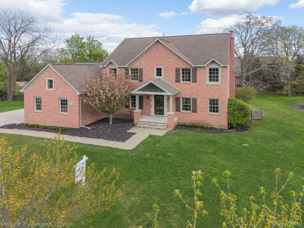 20806 Deerfield Farmington Hills City MI 48335