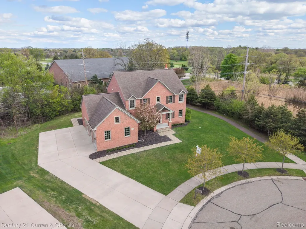 20806 Deerfield Farmington Hills City MI 48335