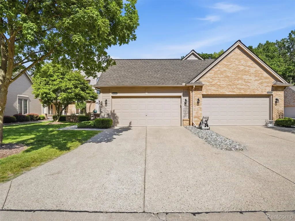 52088 Southview Ridge Macomb Township MI 48042