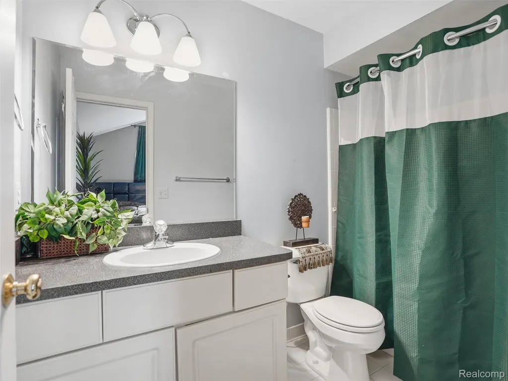 52088 Southview Ridge Macomb Township MI 48042