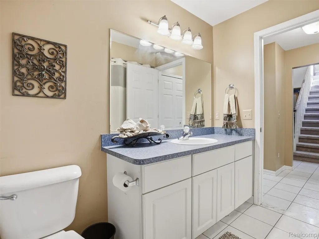 52088 Southview Ridge Macomb Township MI 48042