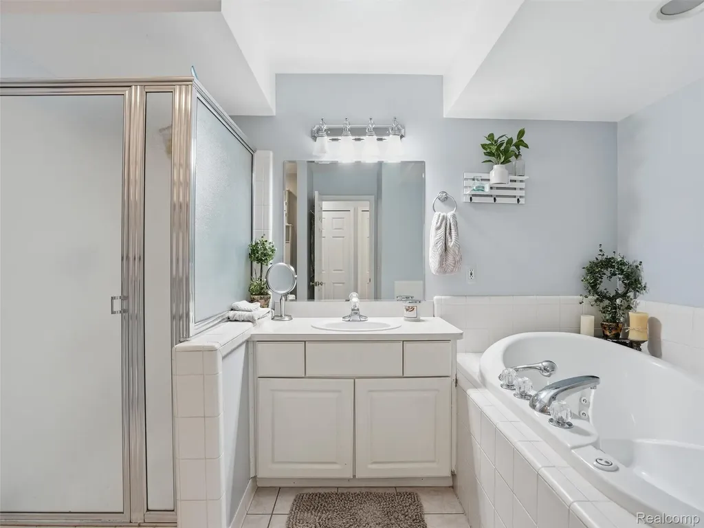 52088 Southview Ridge Macomb Township MI 48042
