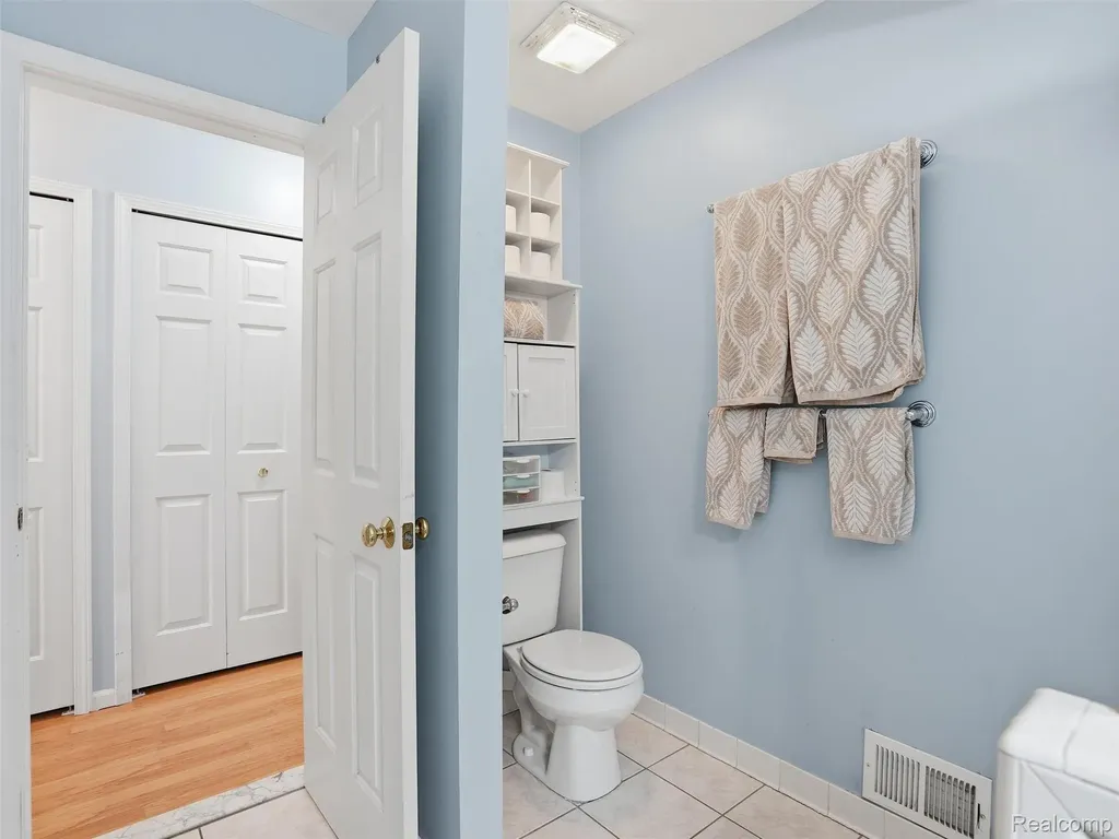 52088 Southview Ridge Macomb Township MI 48042
