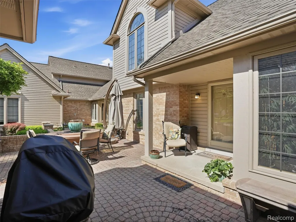 52088 Southview Ridge Macomb Township MI 48042