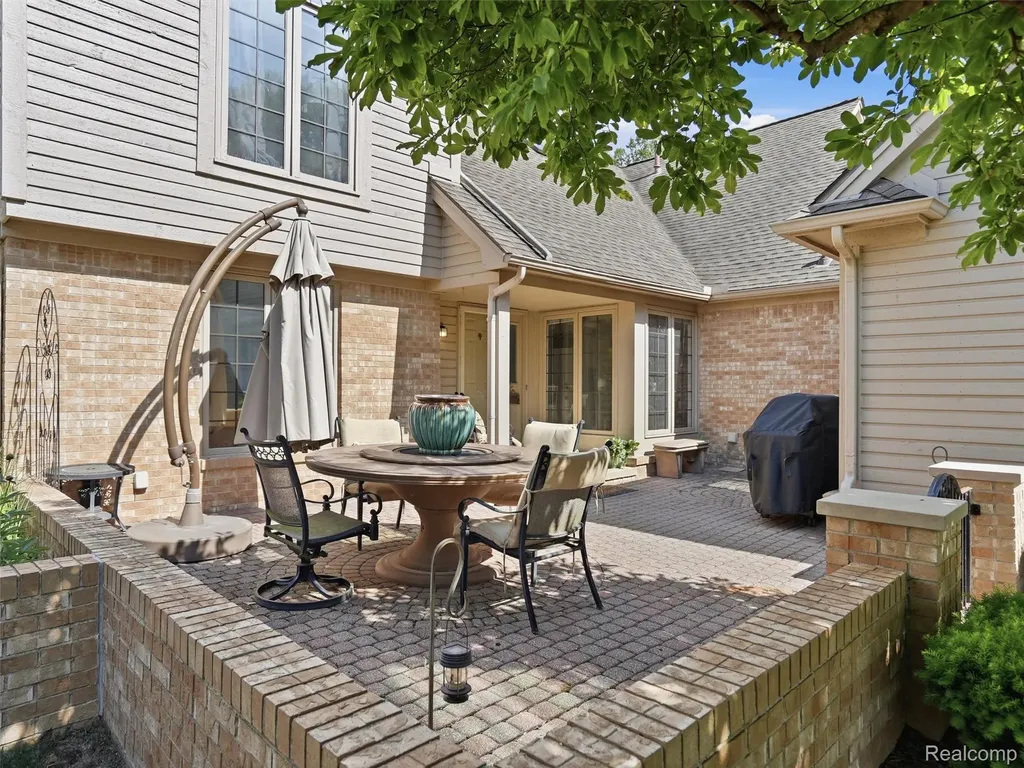52088 Southview Ridge Macomb Township MI 48042