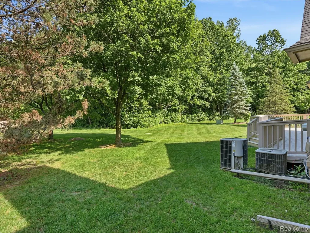 52088 Southview Ridge Macomb Township MI 48042