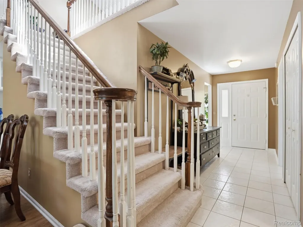 52088 Southview Ridge Macomb Township MI 48042