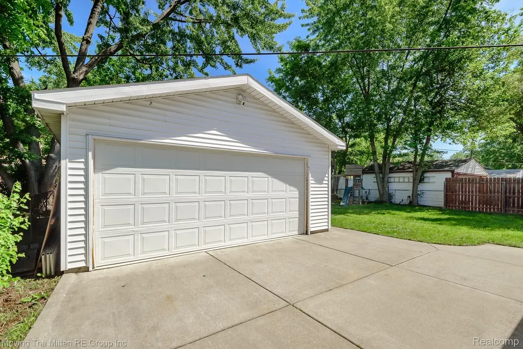 35748 Rolf Street Westland City MI 48186