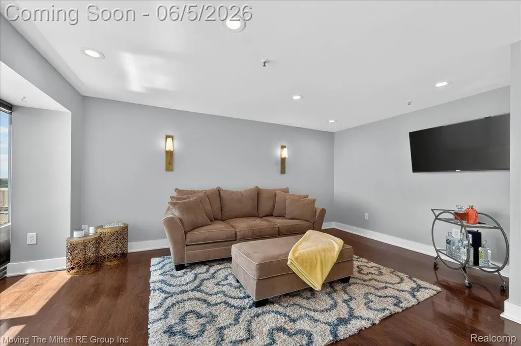 1001 W Jefferson Avenue Detroit City MI 48226