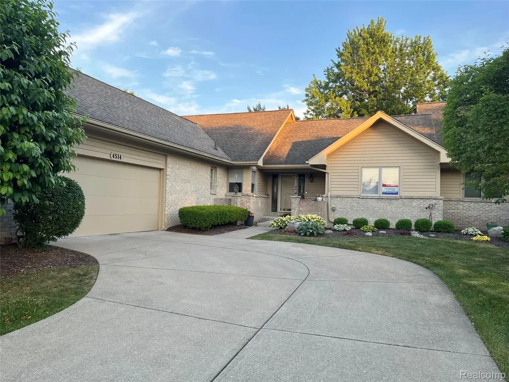 4514 Ravenwood Drive Grand Blanc Charter Township MI 48439