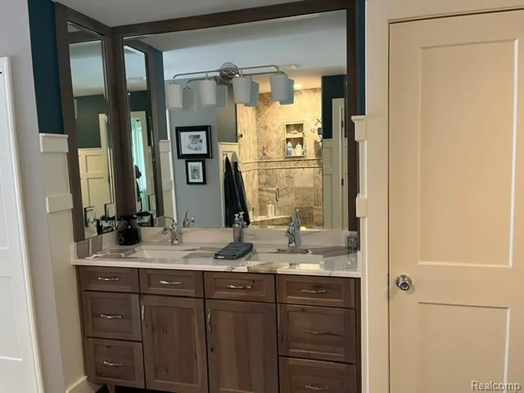 4514 Ravenwood Drive Grand Blanc Charter Township MI 48439