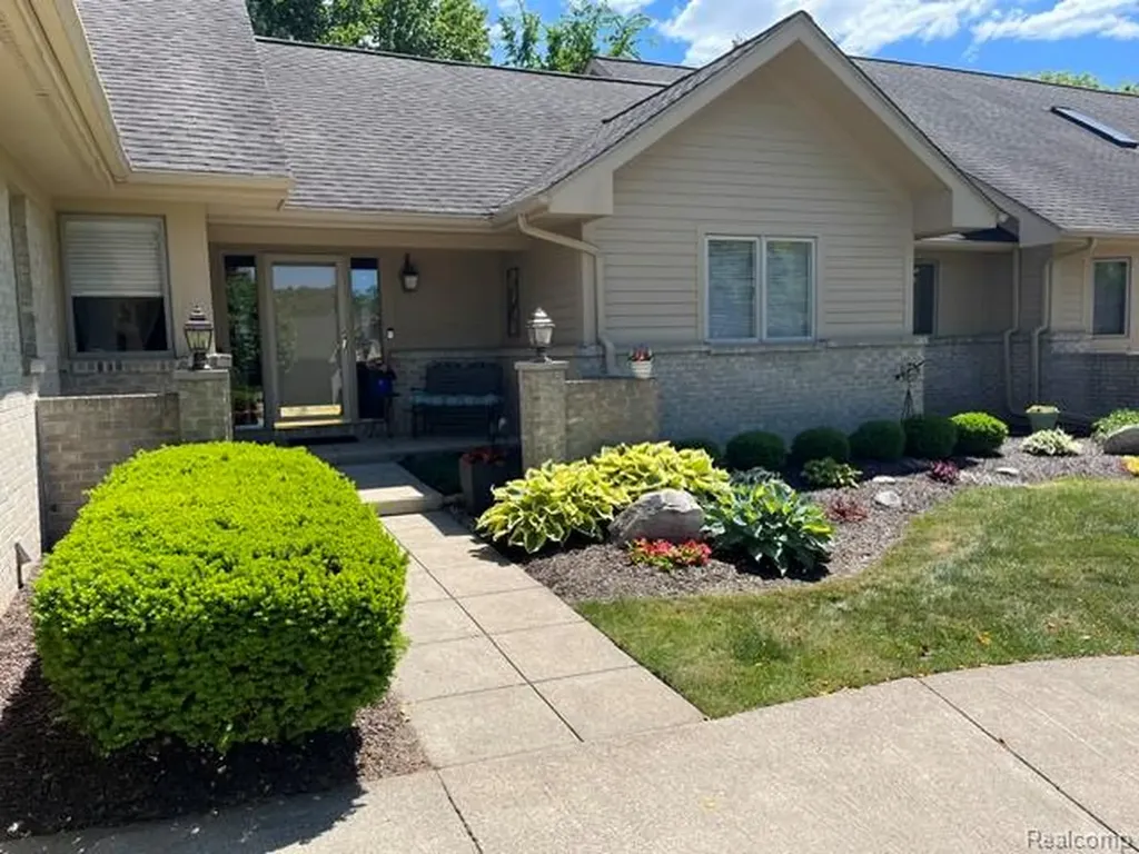 4514 Ravenwood Drive Grand Blanc Charter Township MI 48439