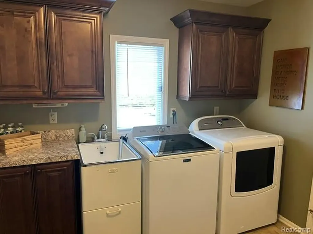 4514 Ravenwood Drive Grand Blanc Charter Township MI 48439