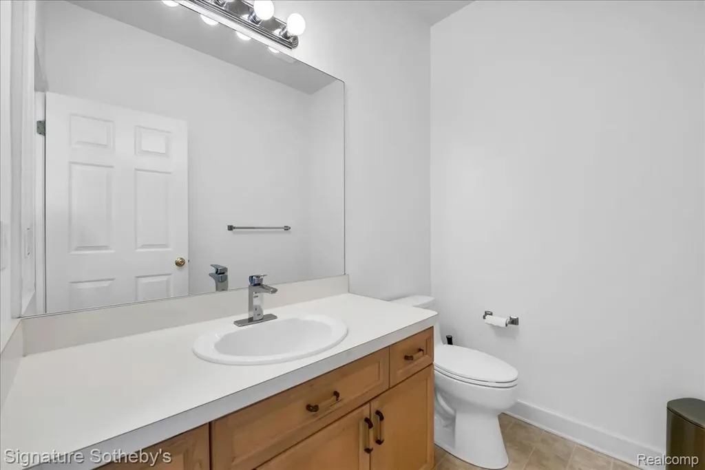 6925 Elm Park Drive Troy City MI 48098
