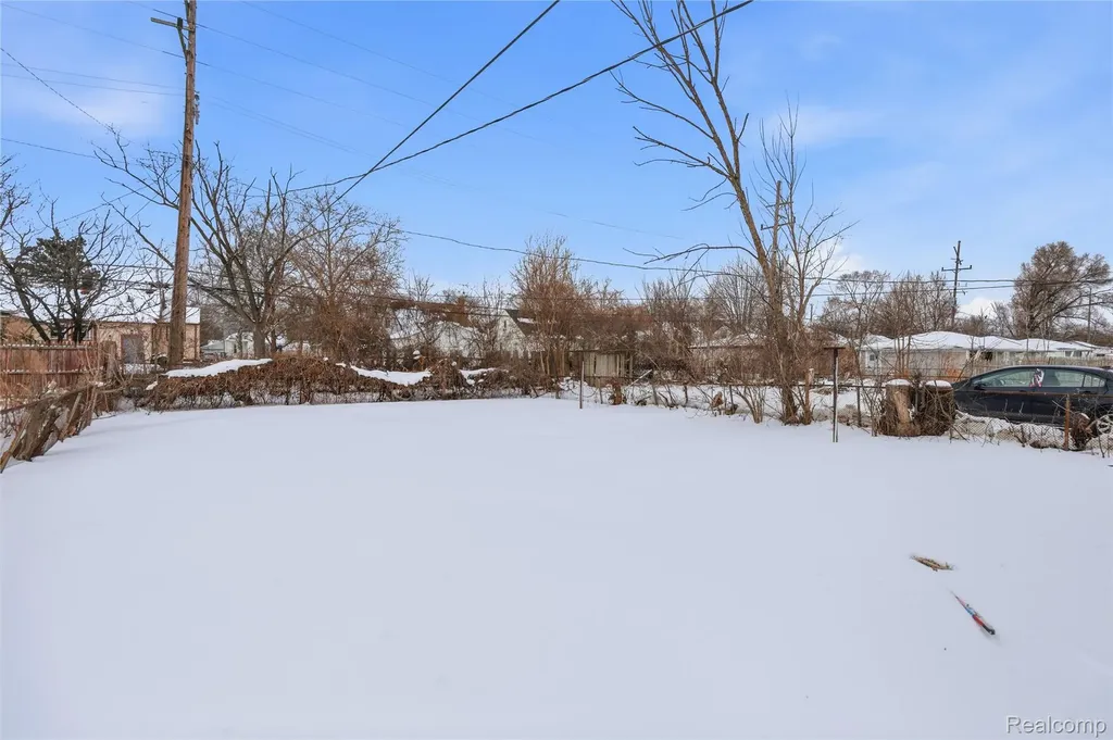 6075 Ashton Avenue Detroit City MI 48228