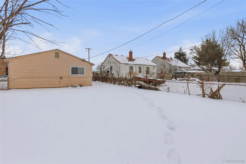 6075 Ashton Avenue Detroit City MI 48228