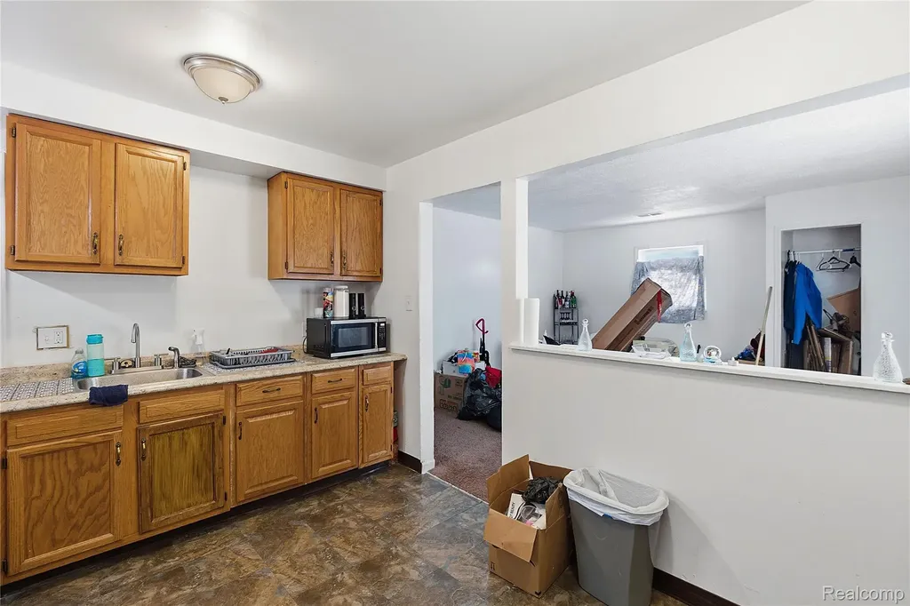 6075 Ashton Avenue Detroit City MI 48228
