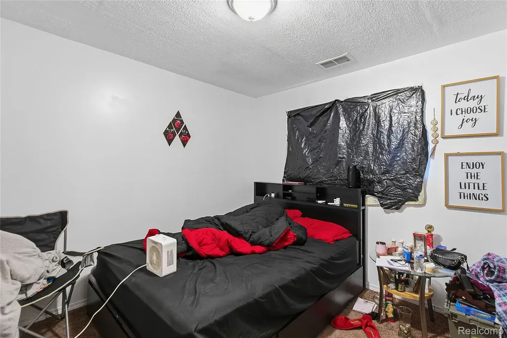 6075 Ashton Avenue Detroit City MI 48228