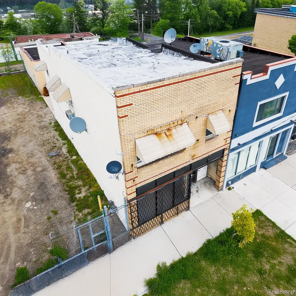 19510 W Warren Avenue Detroit City MI 48228