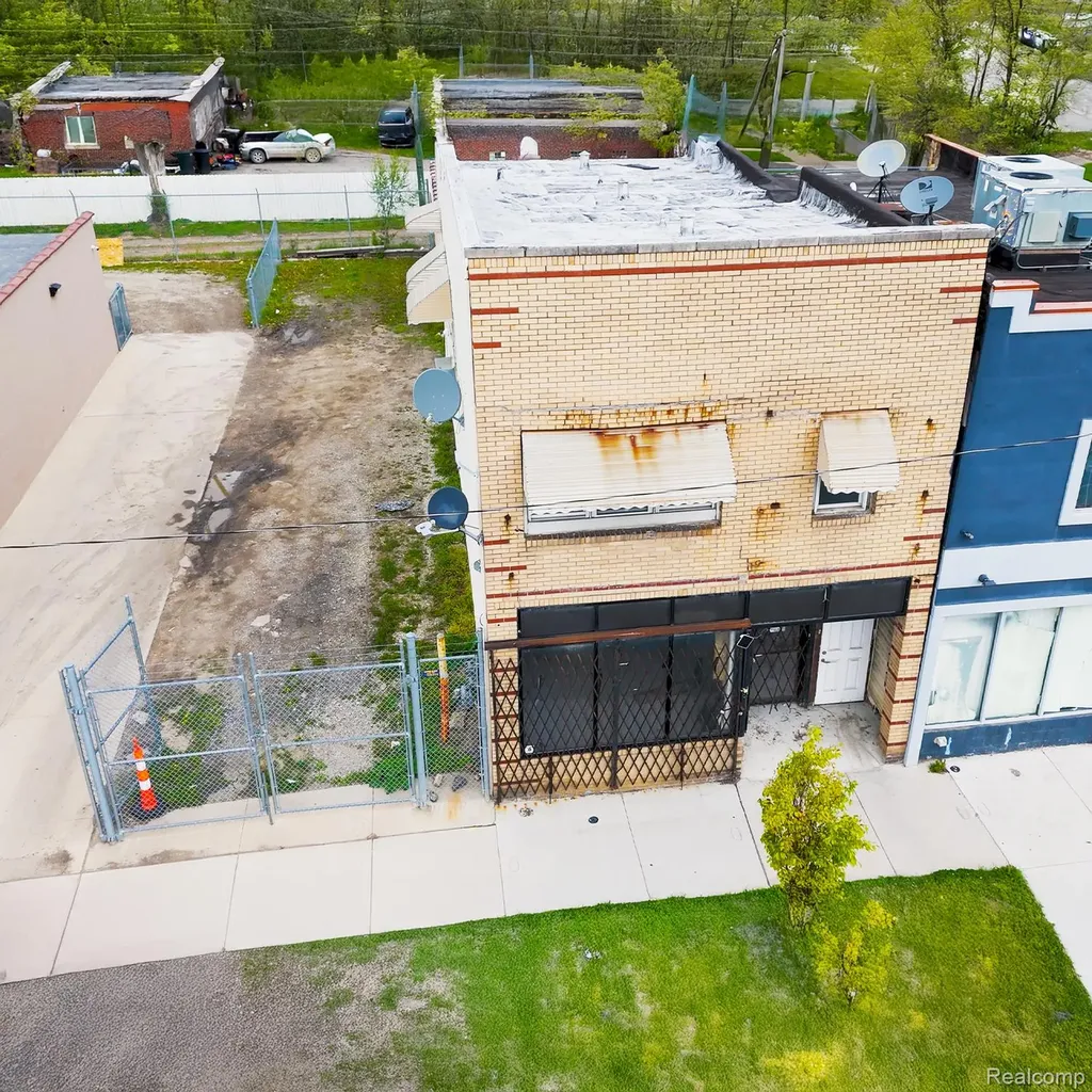 19510 W Warren Avenue Detroit City MI 48228
