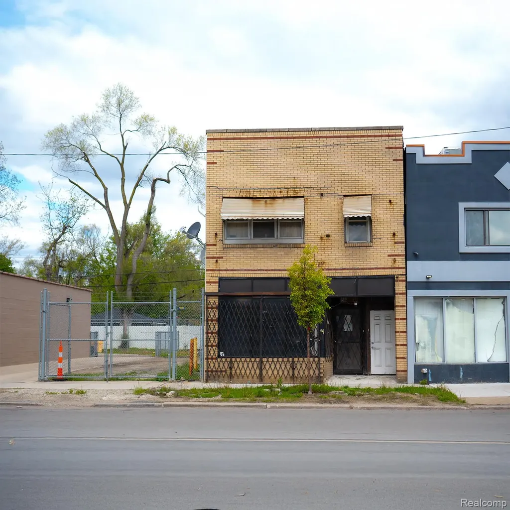 19510 W Warren Avenue Detroit City MI 48228