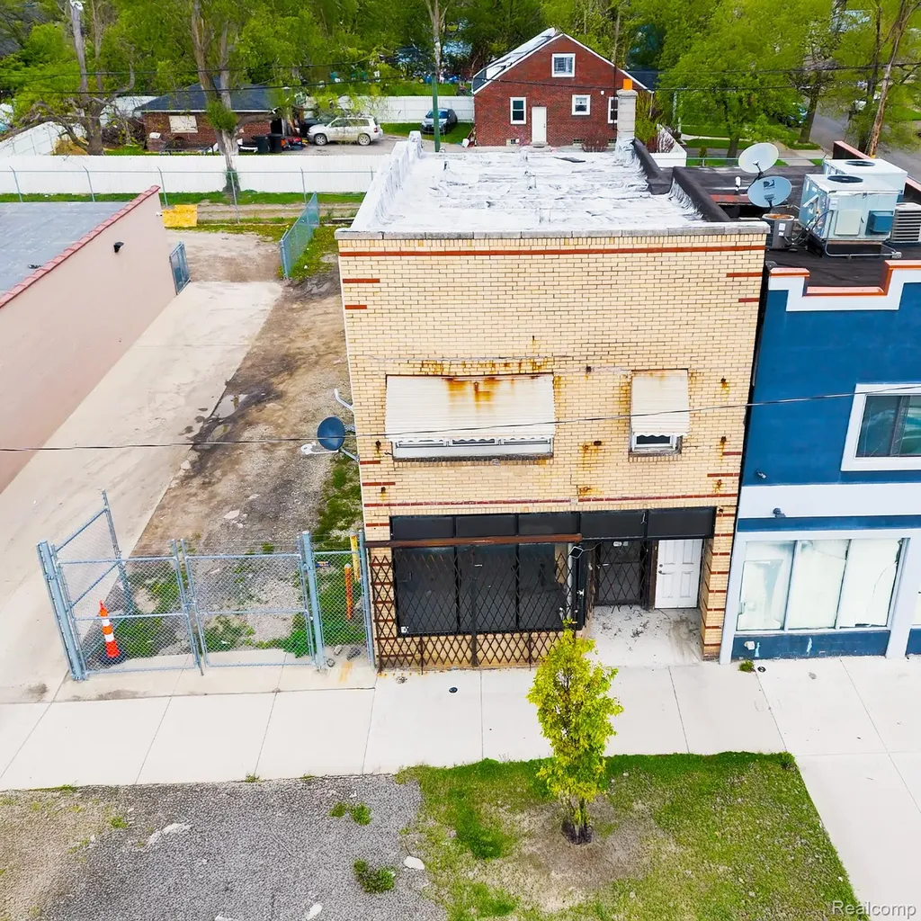 19510 W Warren Avenue Detroit City MI 48228