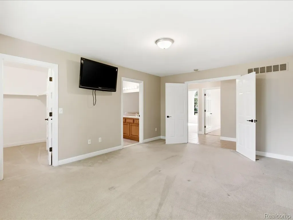 3422 Woodfield Boulevard China Township MI 48054
