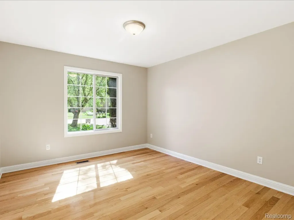 3422 Woodfield Boulevard China Township MI 48054