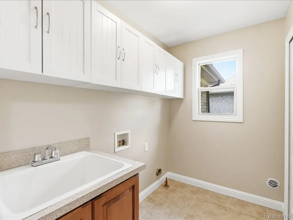 3422 Woodfield Boulevard China Township MI 48054