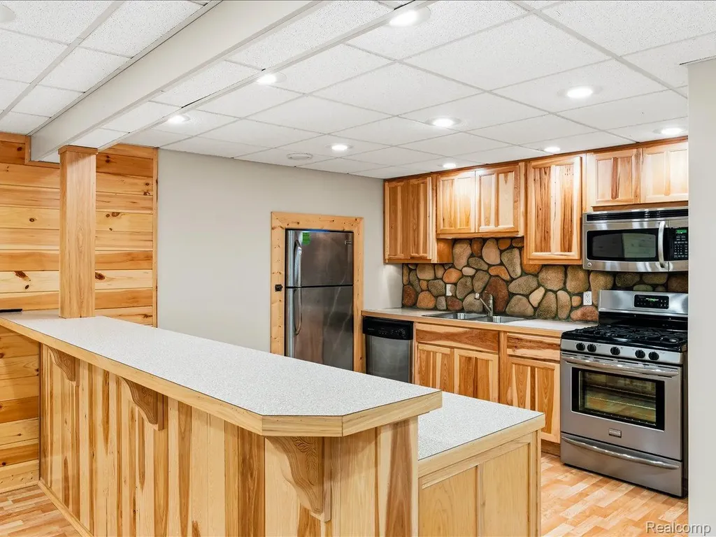 3422 Woodfield Boulevard China Township MI 48054