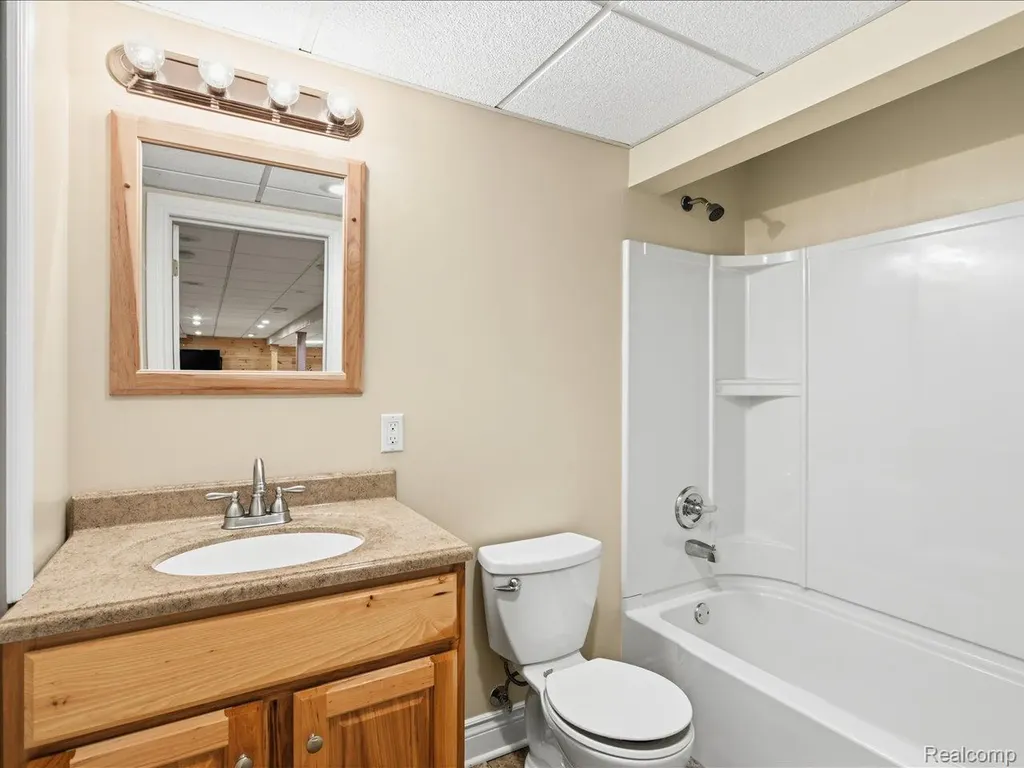 3422 Woodfield Boulevard China Township MI 48054