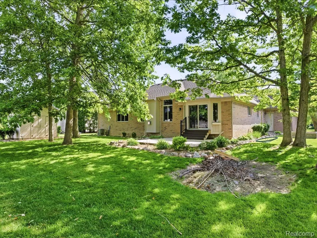 3422 Woodfield Boulevard China Township MI 48054
