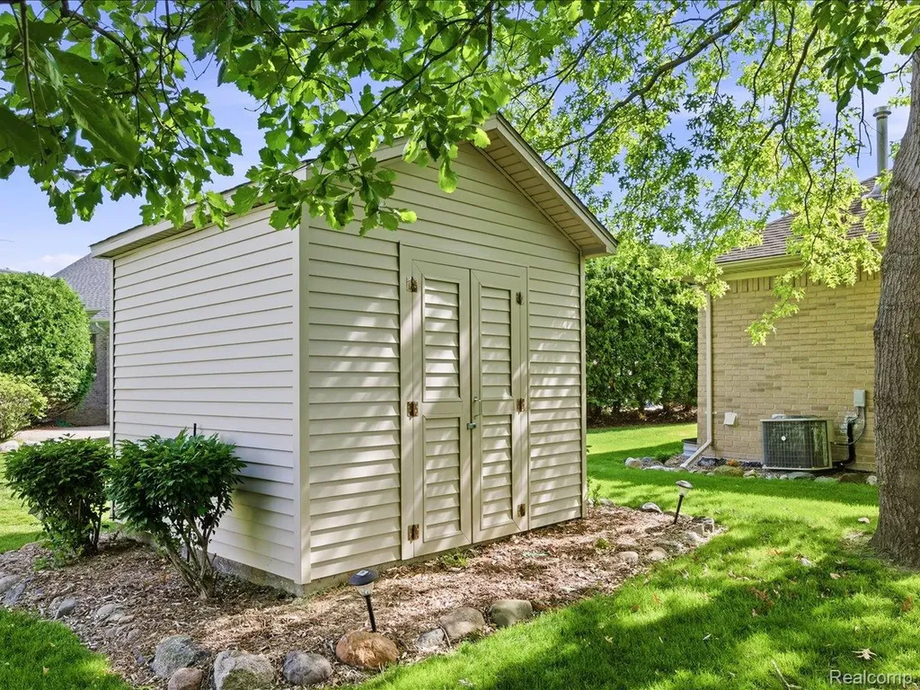 3422 Woodfield Boulevard China Township MI 48054