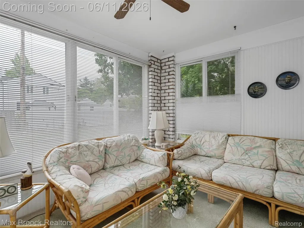 385 Golf View Boulevard Birmingham City MI 48009