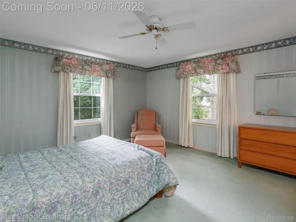 385 Golf View Boulevard Birmingham City MI 48009