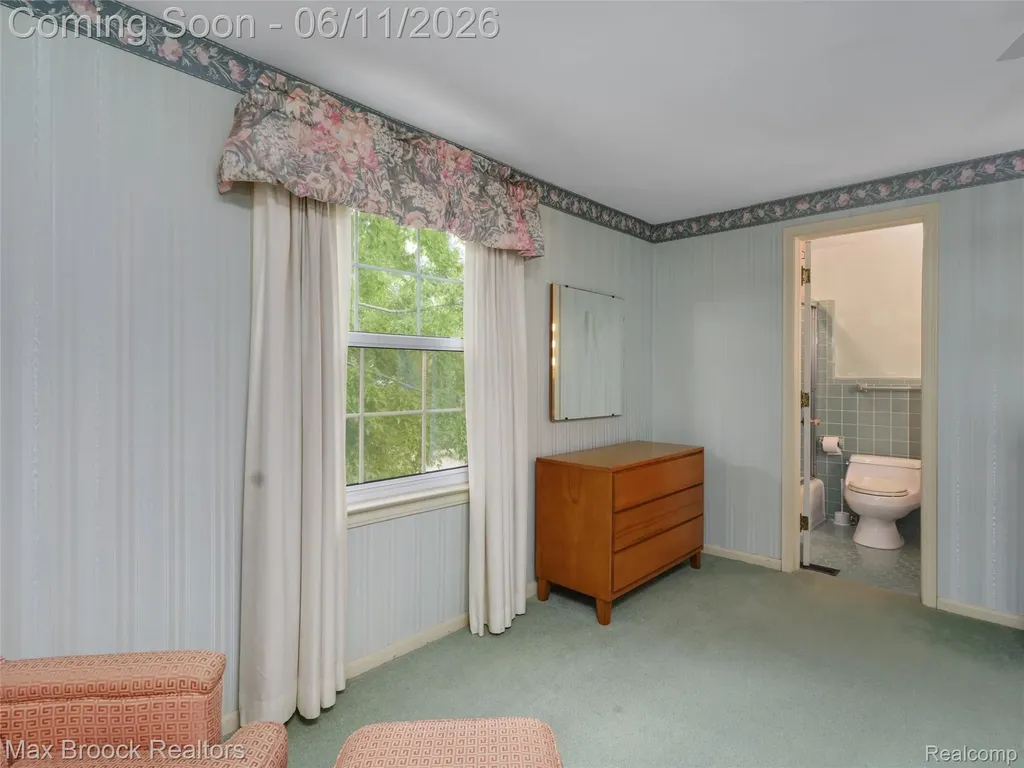 385 Golf View Boulevard Birmingham City MI 48009