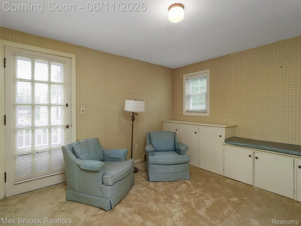 385 Golf View Boulevard Birmingham City MI 48009