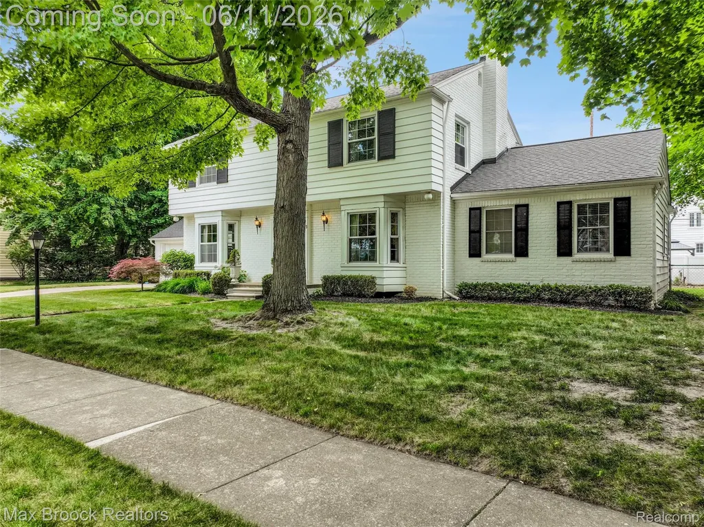 385 Golf View Boulevard Birmingham City MI 48009