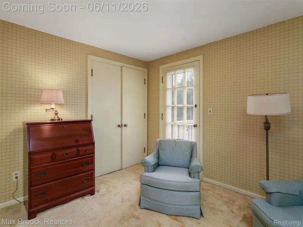 385 Golf View Boulevard Birmingham City MI 48009