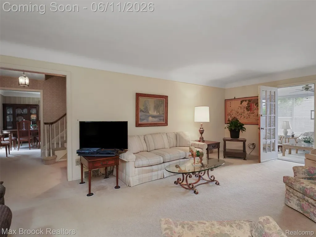 385 Golf View Boulevard Birmingham City MI 48009