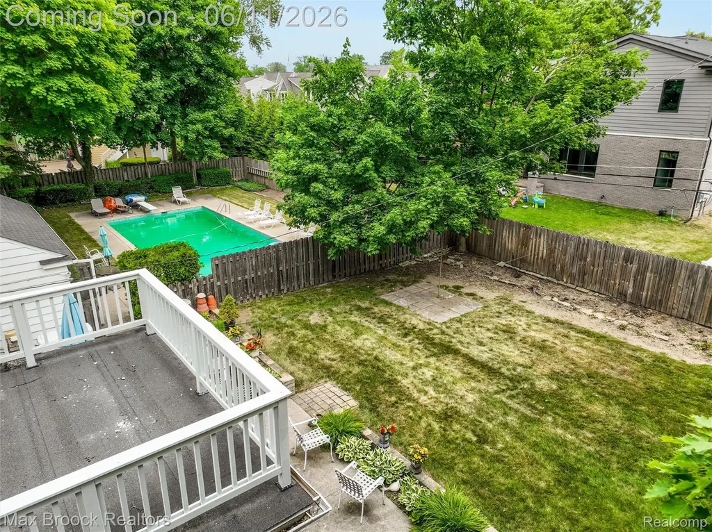 385 Golf View Boulevard Birmingham City MI 48009