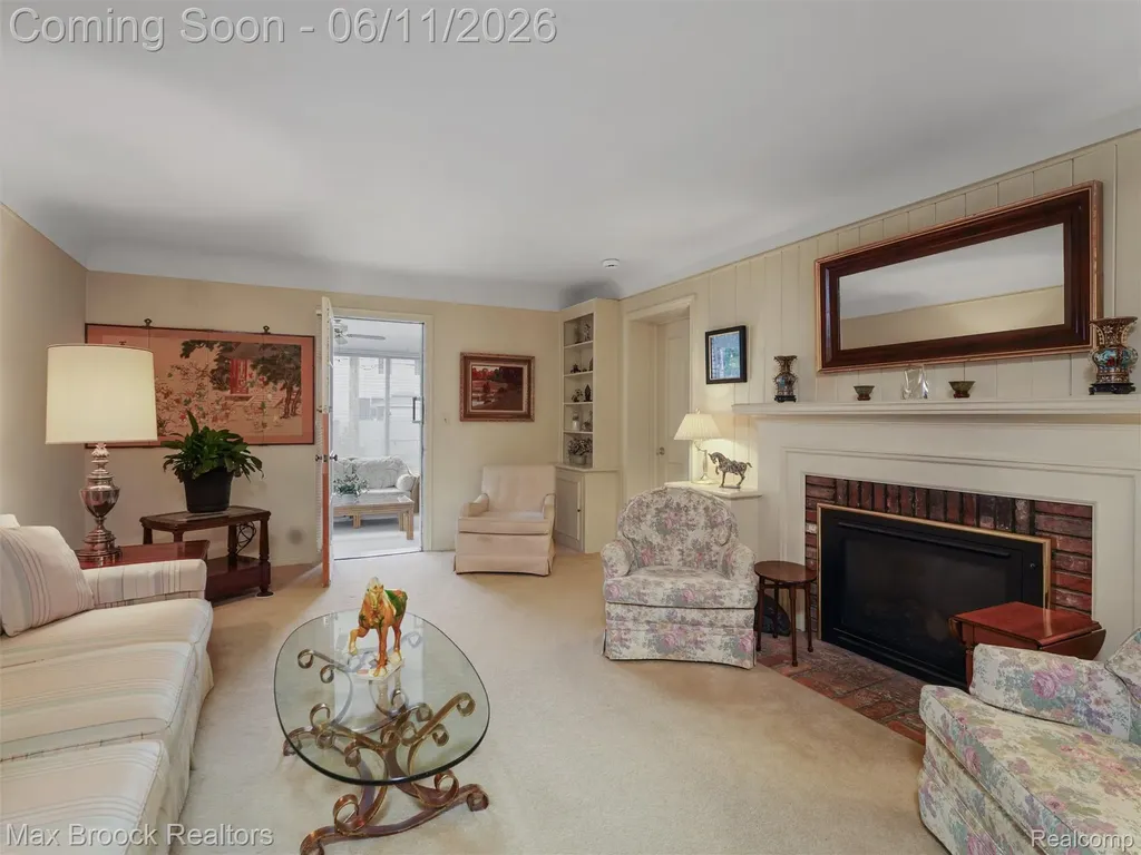 385 Golf View Boulevard Birmingham City MI 48009