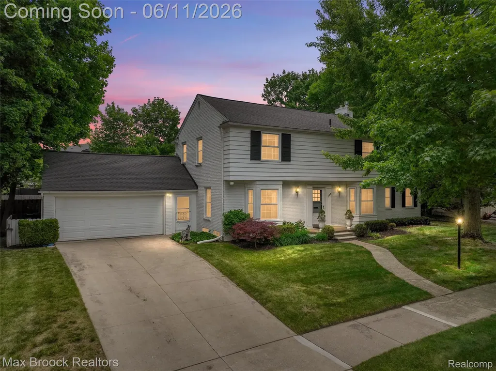 385 Golf View Boulevard Birmingham City MI 48009