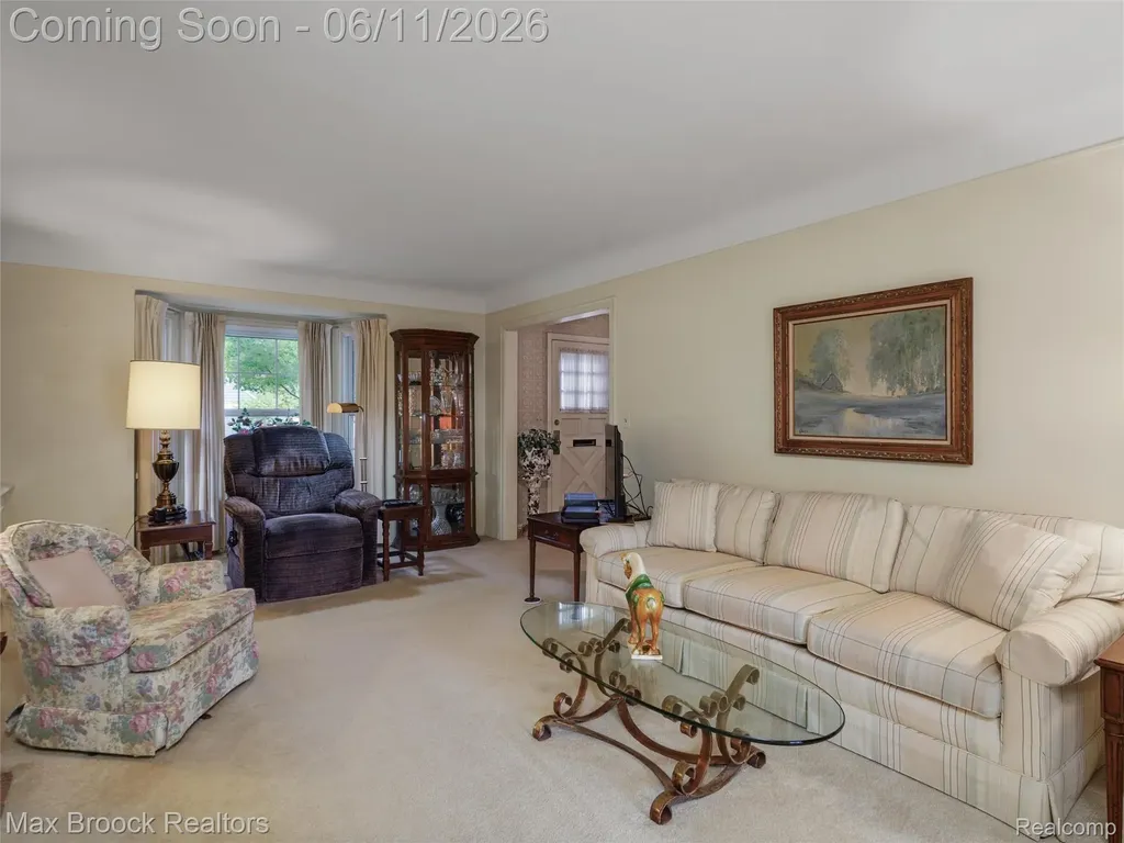 385 Golf View Boulevard Birmingham City MI 48009